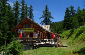 Le refuge des cébiéres high-altitude restaurant