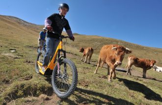 Chastan Sport - Randonnée trottinette Tout Terrain et location Fat Bike à assistance électrique